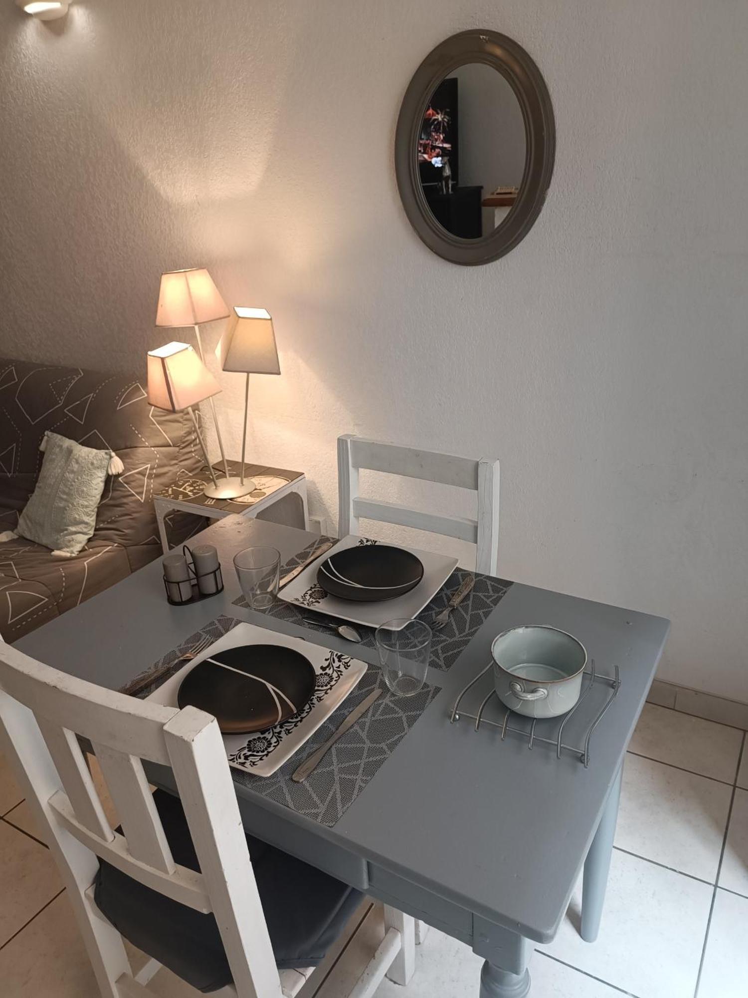 Grand Studio Meuble Chez Coco Romans-sur-Isère Екстериор снимка
